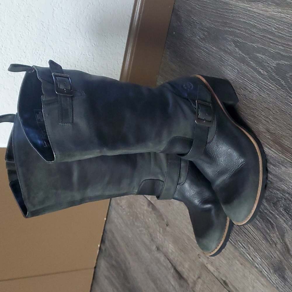 Dr. Martens Becca Boot